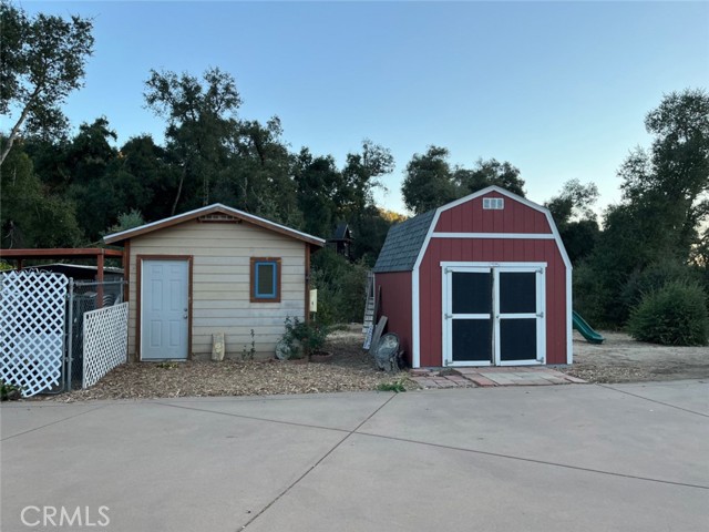 5049 CA-78, Santa Ysabel CA: https://media.crmls.org/medias/c3ac634d-bf7c-4f08-a845-6bbf2bec8b29.jpg