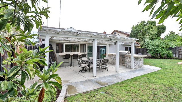 22941 Belquest Drive, Lake Forest CA: https://media.crmls.org/medias/c3ac8ba9-6c4b-4646-847f-53962d6a8f8d.jpg