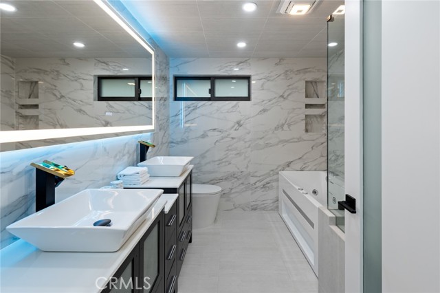 Detail Gallery Image 8 of 15 For 5325 Cangas, Calabasas,  CA 91301 - 5 Beds | 4/1 Baths