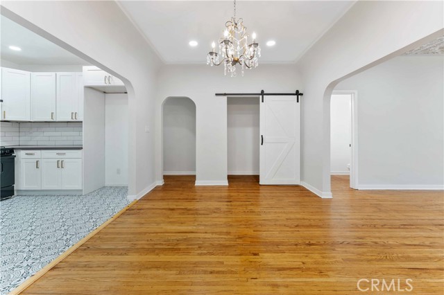 1236 S Cloverdale Avenue, Los Angeles CA: https://media.crmls.org/medias/c3add1ec-d081-4132-be21-085d7e41a8b2.jpg