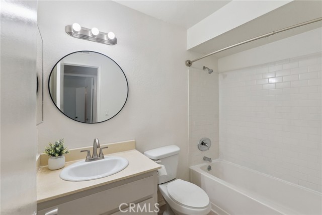 Detail Gallery Image 21 of 36 For 700 W La Veta Ave #I3,  Orange,  CA 92868 - 2 Beds | 2 Baths