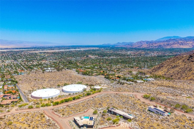 1961 Vista Palisades Drive, Palm Springs CA: https://media.crmls.org/medias/c3ae8f92-806a-4aab-8617-882c1b5a9a33.jpg