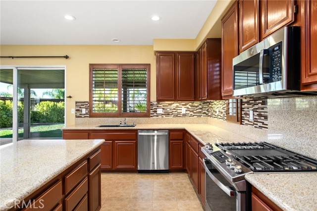 Detail Gallery Image 22 of 53 For 28618 Autumn Ln, Menifee,  CA 92584 - 5 Beds | 3 Baths