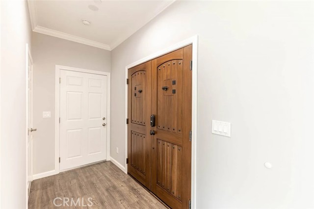 Detail Gallery Image 5 of 5 For 14008 Bessemer St, Van Nuys,  CA 91401 - 3 Beds | 3 Baths