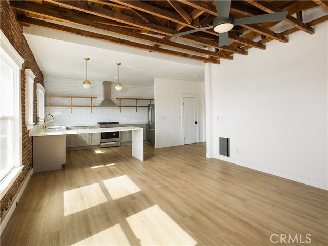 Detail Gallery Image 3 of 25 For 800 Pacific Ave #401,  Long Beach,  CA 90813 - 1 Beds | 1 Baths