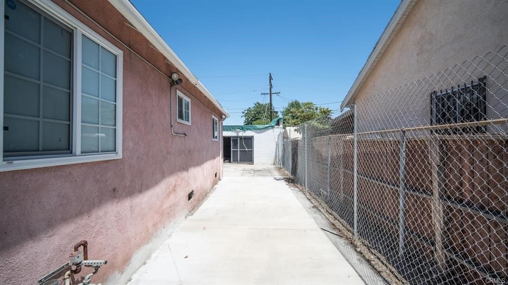 Image 2 for 5726 Holmes Ave, Los Angeles, CA 90058