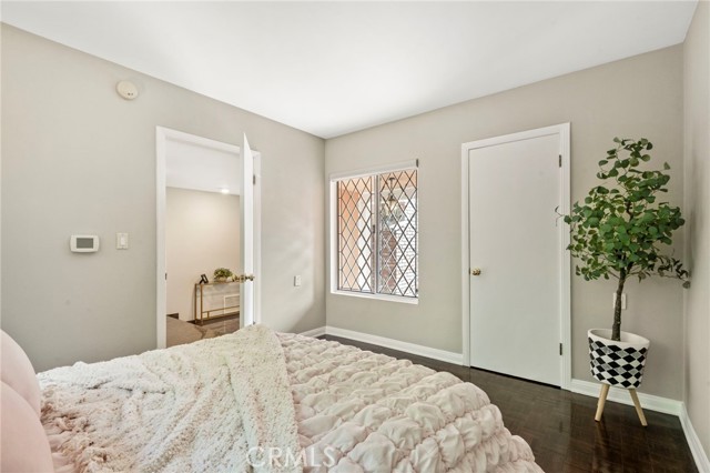 Detail Gallery Image 19 of 45 For 3250 Velma Dr, Los Angeles,  CA 90068 - 3 Beds | 2 Baths