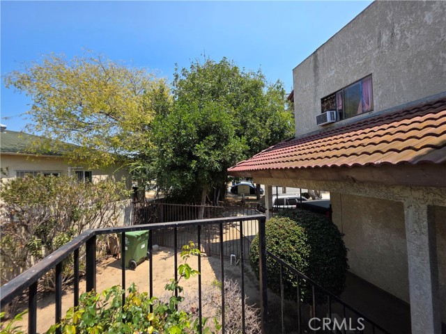 2121 El Paseo, Alhambra CA: https://media.crmls.org/medias/c3b13831-8b79-46a1-a37f-d2fc98109548.jpg