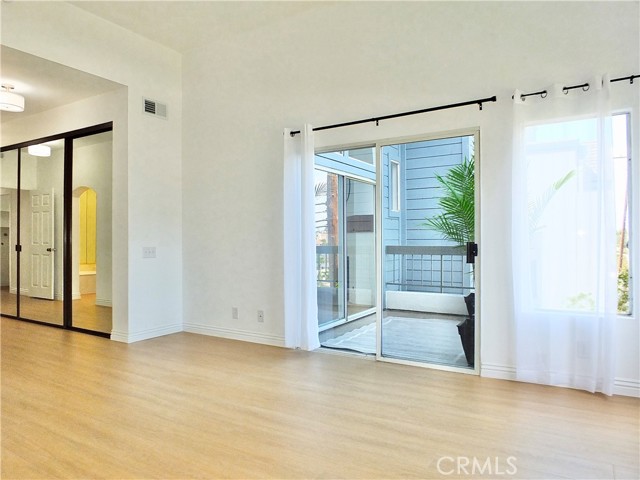 Detail Gallery Image 16 of 21 For 4739 E 4th, Long Beach,  CA 90814 - 2 Beds | 2 Baths