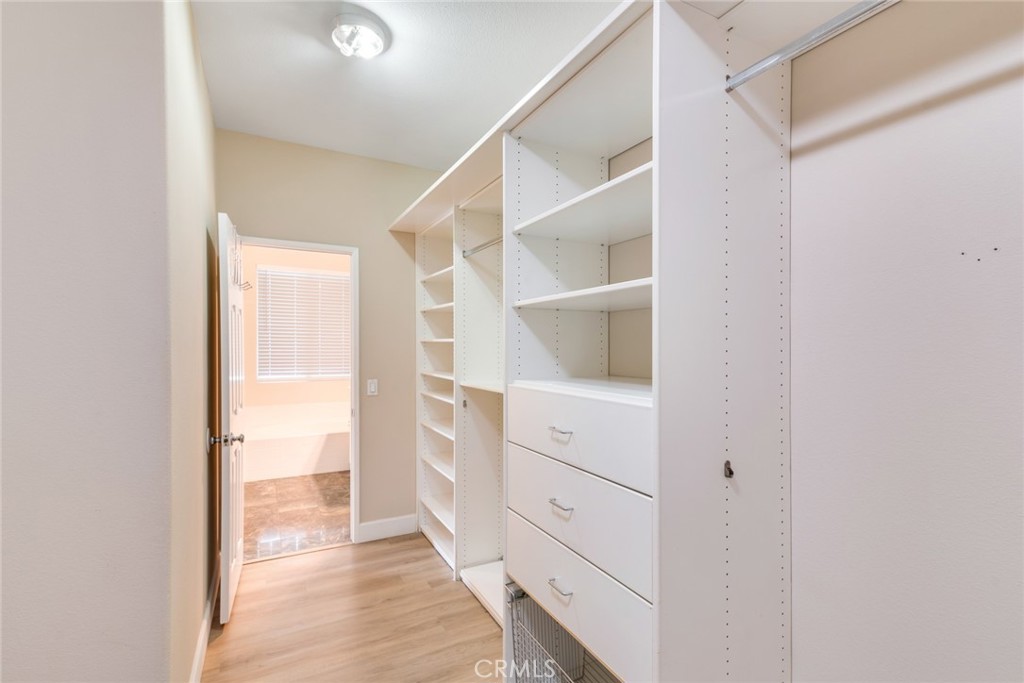 MLS #WS25187094 img 18