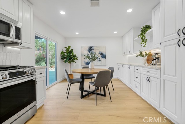 Detail Gallery Image 13 of 44 For 27311 Country Glen, Agoura Hills,  CA 91301 - 5 Beds | 3 Baths