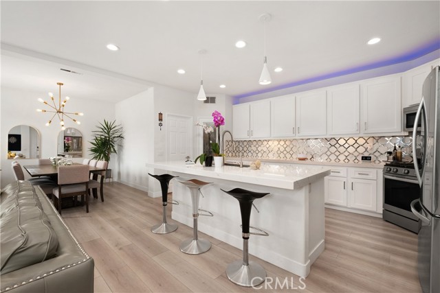 17 Crescent City, Irvine CA: https://media.crmls.org/medias/c3b1c5a5-3051-4d2c-8957-67710f55e9cd.jpg