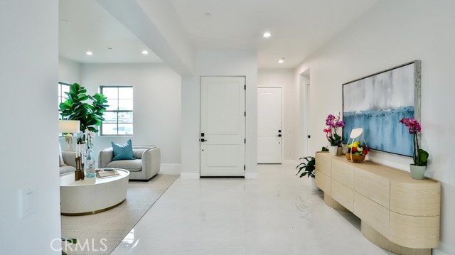 Detail Gallery Image 5 of 49 For 17413 Sienna Ln, Fountain Valley,  CA 92708 - 4 Beds | 4 Baths