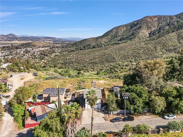 Detail Gallery Image 33 of 41 For 33580 Landerville, Lake Elsinore,  CA 92530 - 3 Beds | 2 Baths