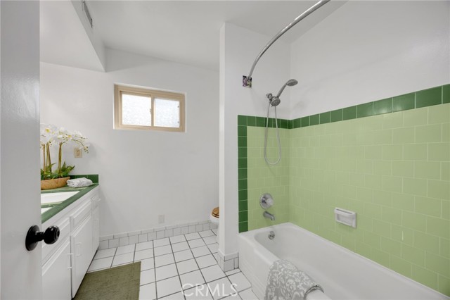 4292 Eureka Avenue, Yorba Linda CA: https://media.crmls.org/medias/c3b30f3c-e7b3-475c-a05f-a637e33f5954.jpg