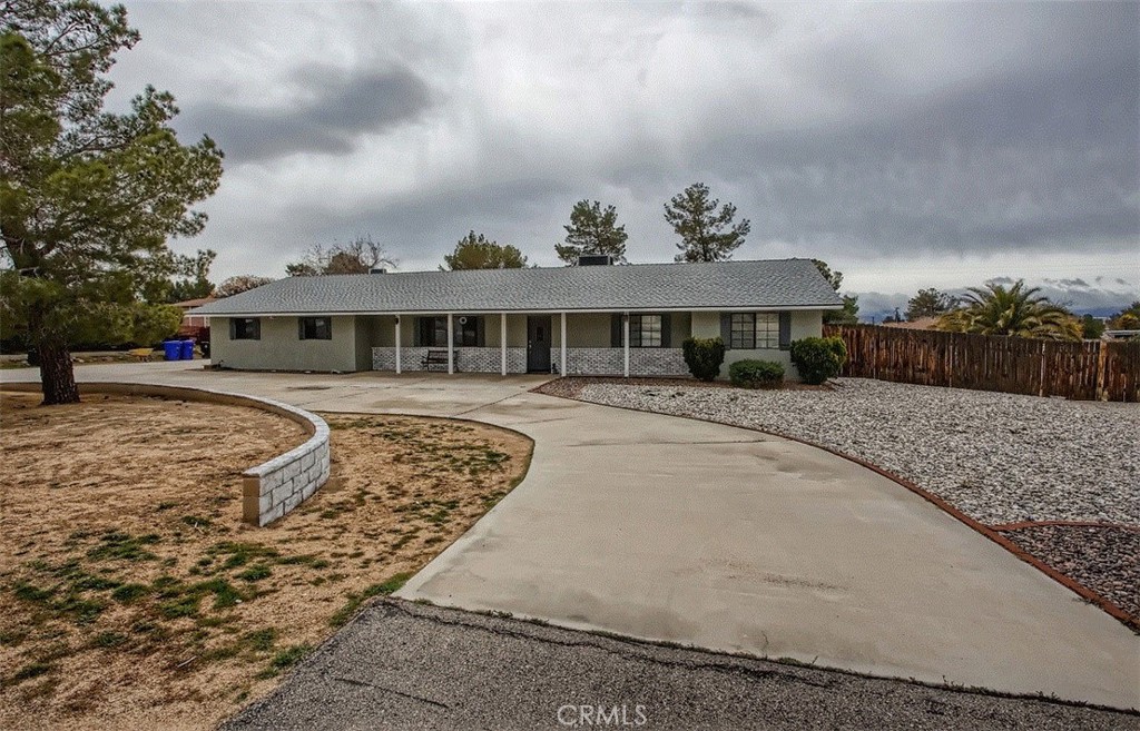 19135 Hupa Road, Apple Valley, CA 92307