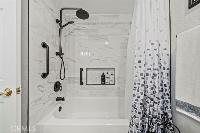 Detail Gallery Image 15 of 61 For 19439 Oak Crossing Rd, Newhall,  CA 91321 - 2 Beds | 2 Baths