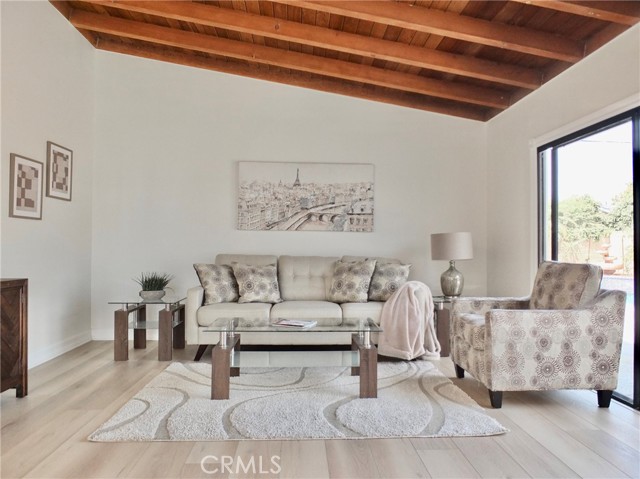 Detail Gallery Image 3 of 46 For 6531 E Espanita St, Long Beach,  CA 90815 - 3 Beds | 2 Baths