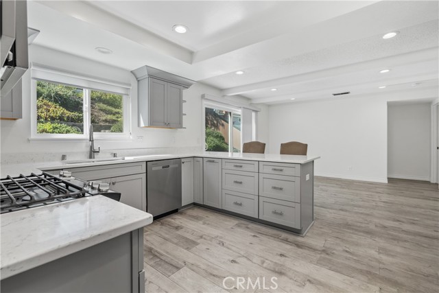 Detail Gallery Image 13 of 36 For 42 Verde Vista Dr, Thousand Oaks,  CA 91360 - 4 Beds | 3 Baths