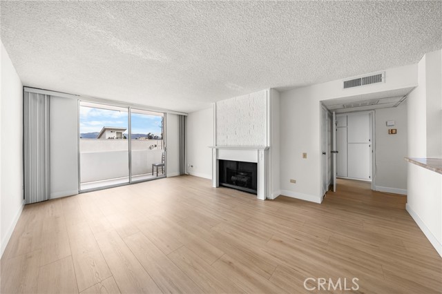 Front Image Thumbnail for CRPW26026871