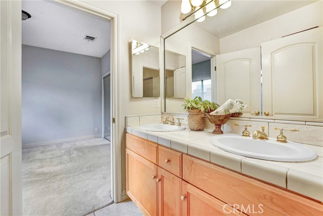 9103 Rancho Real Road, Temple City CA: https://media.crmls.org/medias/c3b4f6ad-e2a7-45c1-b844-3938d302c9ba.jpg