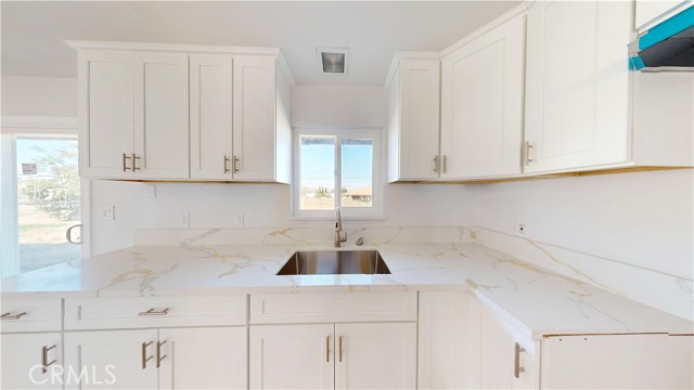 15722 Sago Road, Apple Valley CA: https://media.crmls.org/medias/c3b4ffc8-0e2f-4d6d-82e7-363a7918d35e.jpg
