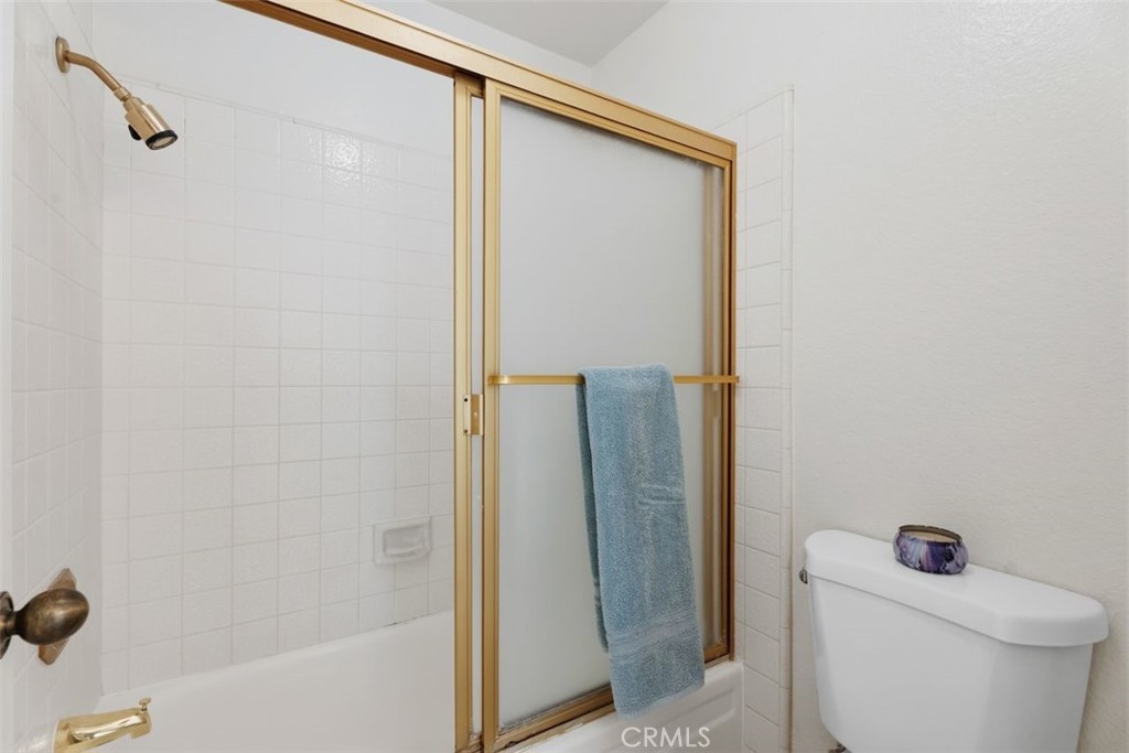 https://media.crmls.org/medias/c3b52018-19d2-4e39-b274-a3cfc5f9f9e2.jpg?preset=X-Large