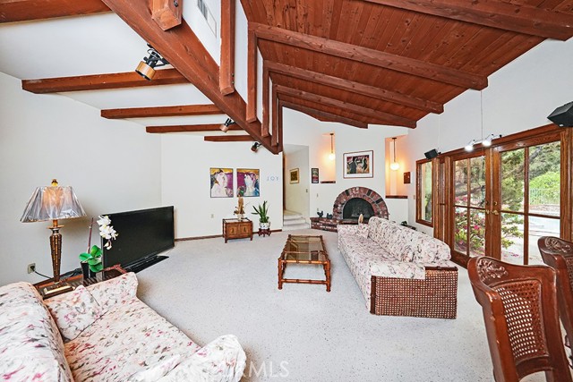 9752 Rangeview Drive, Santa Ana CA: https://media.crmls.org/medias/c3b531a3-f705-4157-baa9-df3ebc0385cc.jpg