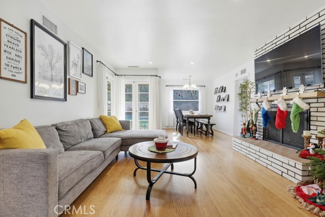 Detail Gallery Image 6 of 51 For 1010 W 21st St, Santa Ana,  CA 92706 - 3 Beds | 2 Baths