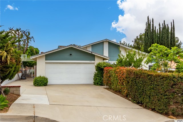 1717 Morning Sun Avenue, Walnut CA: https://media.crmls.org/medias/c3b5e67d-e2f8-4bb4-83d9-3f2ed5748ff0.jpg