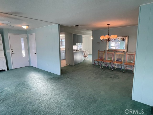 Detail Gallery Image 8 of 19 For 101 Malaga St #101,  Tustin,  CA 92780 - 2 Beds | 2 Baths