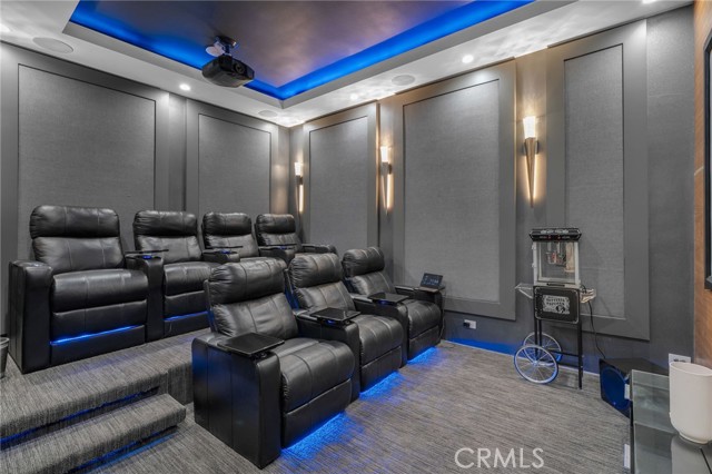 15231 Greenleaf Street, Sherman Oaks CA: https://media.crmls.org/medias/c3b60646-6543-4b22-b93c-8d84d347c564.jpg