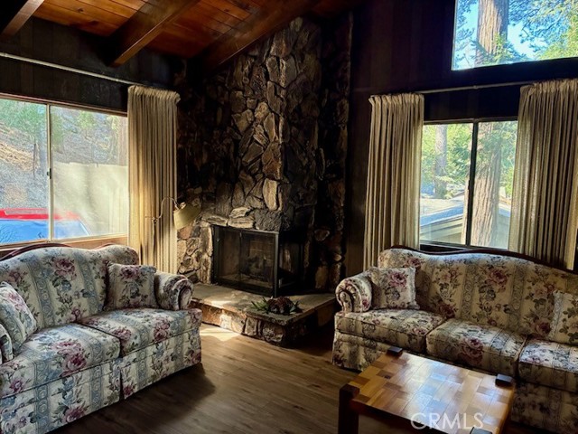 Detail Gallery Image 6 of 39 For 23992 Lakeview Dr., Crestline,  CA 92325 - 3 Beds | 2 Baths