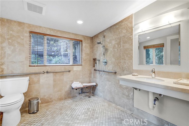 Image 22 of 29 For 21095 Raquel Road