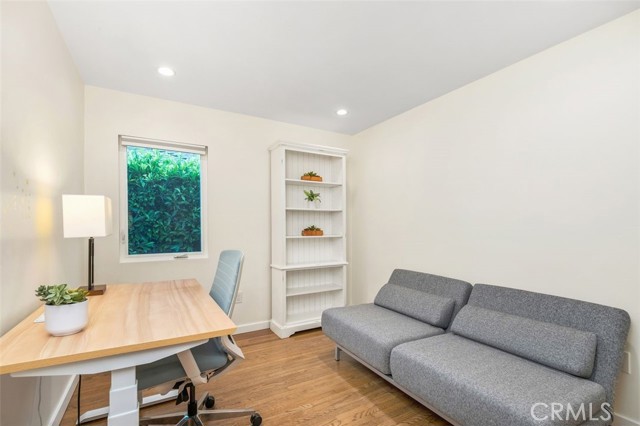 Image 16 of 26 For 21225 Kent Avenue