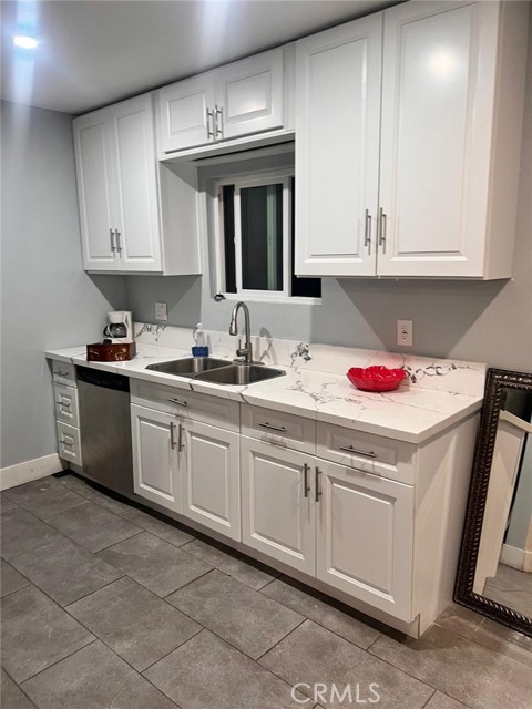 Detail Gallery Image 9 of 22 For 1205 W 57th, Los Angeles,  CA 90037 - 3 Beds | 2 Baths