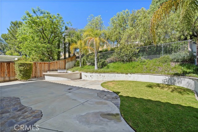 28445 Silverking Trail, Saugus CA: https://media.crmls.org/medias/c3b6ec48-1031-49ec-9a57-336377febb64.jpg
