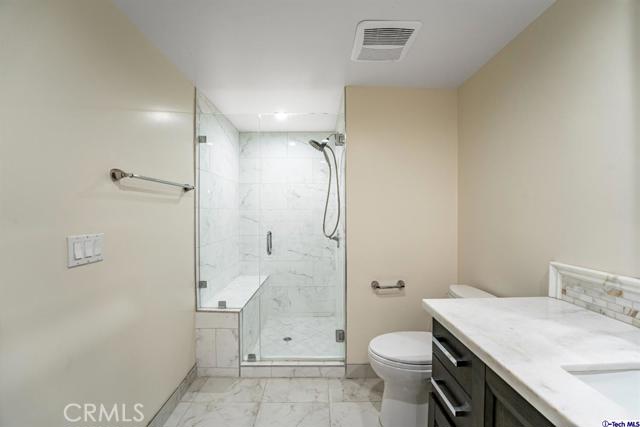 Detail Gallery Image 19 of 36 For 10523 Ashton Ave #202,  Los Angeles,  CA 90024 - 2 Beds | 2/1 Baths