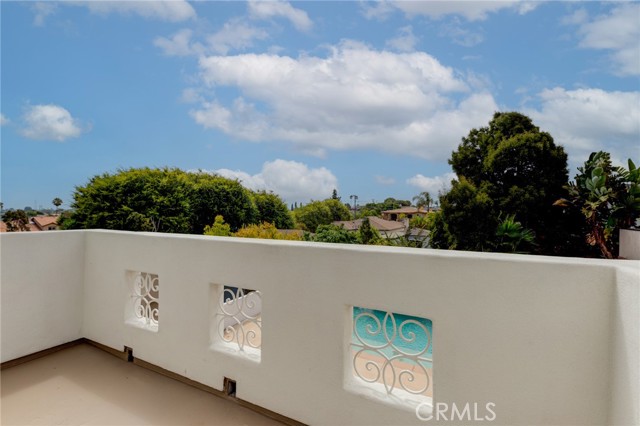 1832 11th Street, Manhattan Beach, California 90266, 5 Bedrooms Bedrooms, ,4 BathroomsBathrooms,Residential,Sold,11th,SB24031576