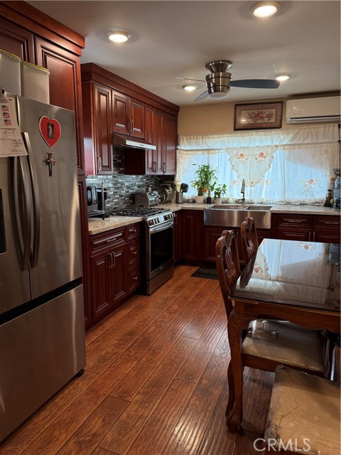 5162 E Florence Avenue Spc., Bell CA: https://media.crmls.org/medias/c3b8f961-6e61-4686-a1f1-ceea8934cb50.jpg
