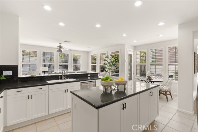 19139 Chandon Lane, Huntington Beach CA: https://media.crmls.org/medias/c3b93a17-b209-4967-8f3c-e0bebb2657f4.jpg