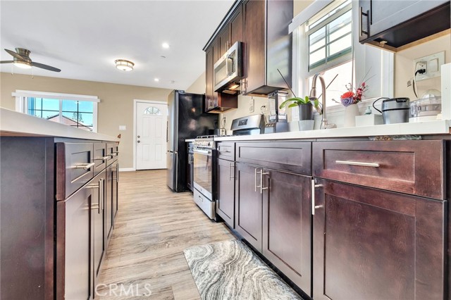 Detail Gallery Image 15 of 73 For 1972 Olive, Long Beach,  CA 90806 - 6 Beds | 4 Baths