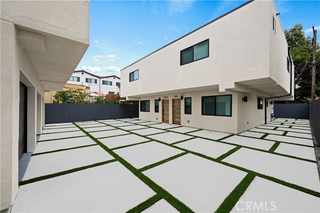 Detail Gallery Image 2 of 36 For 2922 12th Ave, Los Angeles,  CA 90018 - 4 Beds | 4 Baths