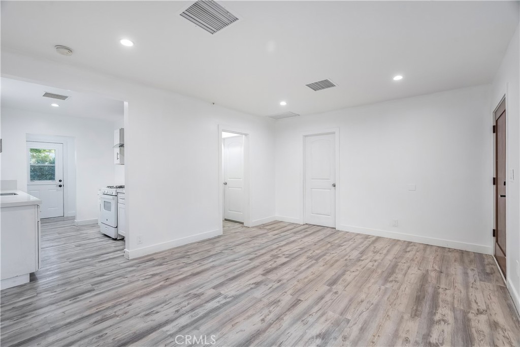 MLS #DW25237785 image #5