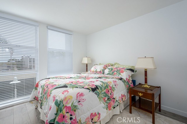 4073 Aladdin Drive, Huntington Beach CA: https://media.crmls.org/medias/c3bba8a5-1d90-44eb-8e42-747fde17e35e.jpg