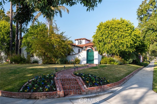 Detail Gallery Image 1 of 47 For 1731 W Kenneth Rd, Glendale,  CA 91201 - 3 Beds | 2 Baths