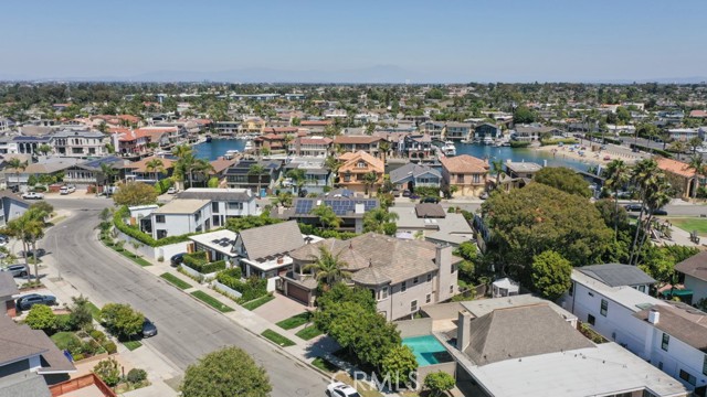 16802 Kamalii Drive, Huntington Beach CA: https://media.crmls.org/medias/c3bbe50d-3fba-46a1-96ad-faf779957dbe.jpg