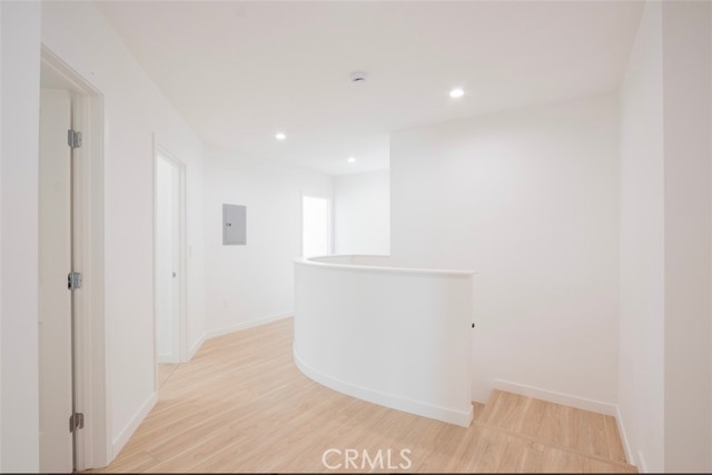 Detail Gallery Image 13 of 24 For 1346 N Stanley Ave #1,  Los Angeles,  CA 90046 - 4 Beds | 4/1 Baths