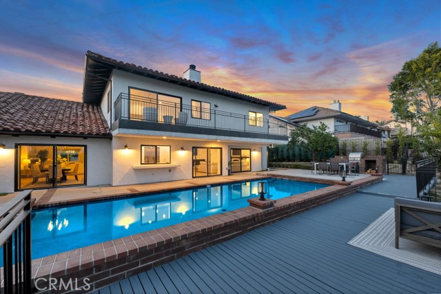 Detail Gallery Image 20 of 30 For 5952 Woodland View Dr, Woodland Hills,  CA 91367 - 5 Beds | 4 Baths