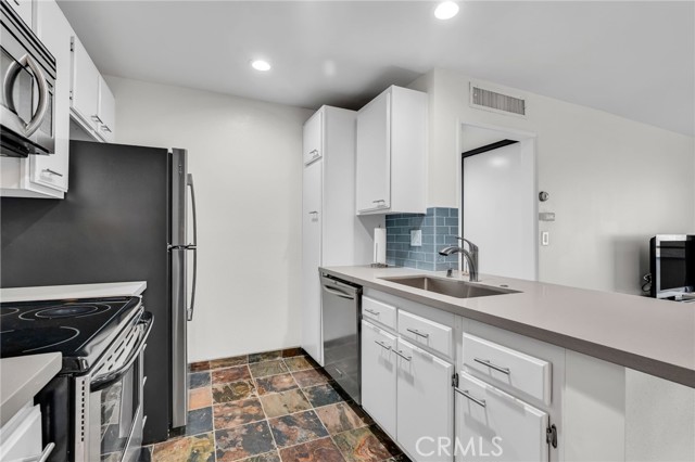 Detail Gallery Image 13 of 29 For 4260 via Arbolada #206,  Los Angeles,  CA 90042 - 1 Beds | 1 Baths